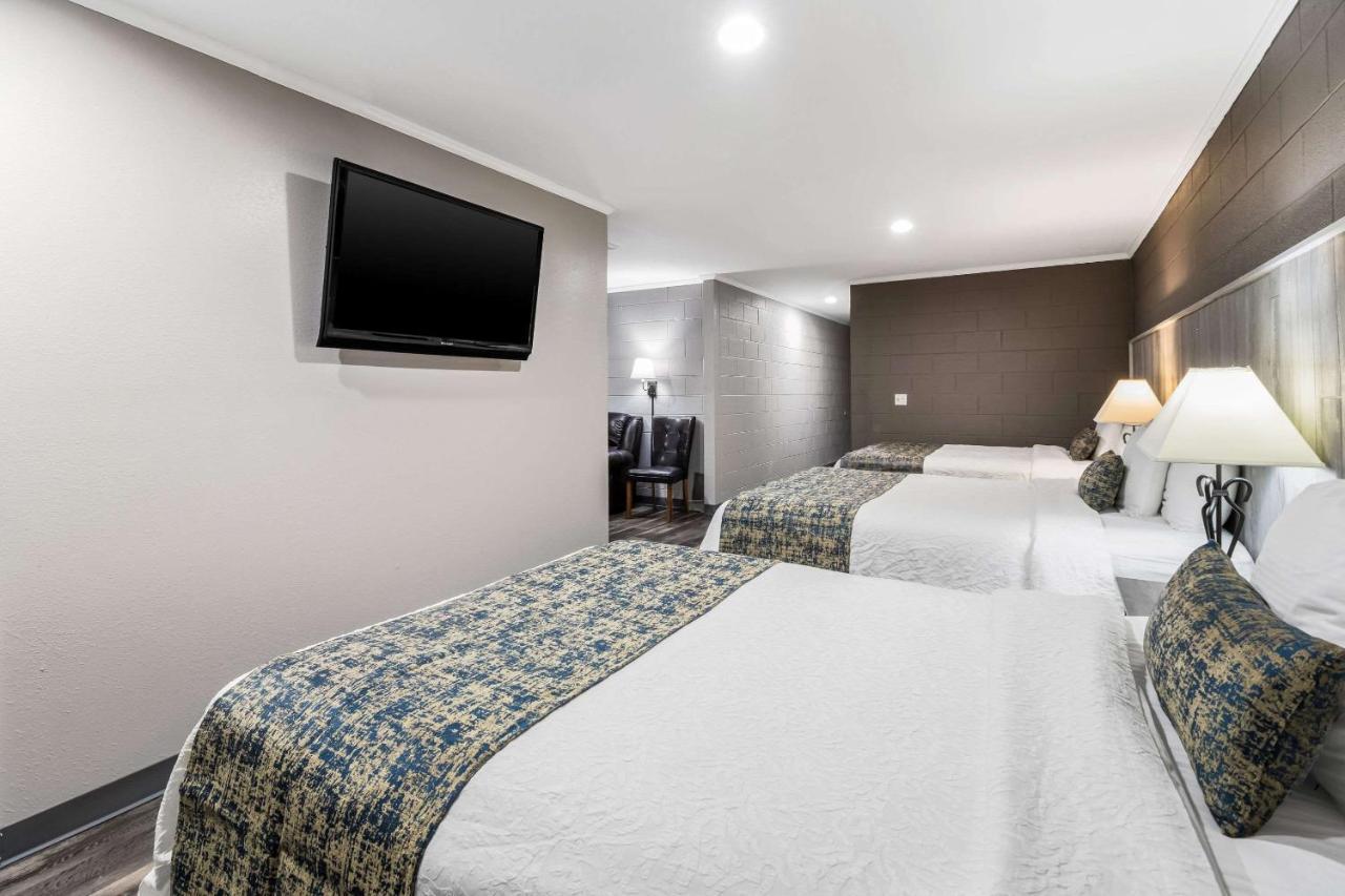 Rodeway Inn Cadiz Экстерьер фото