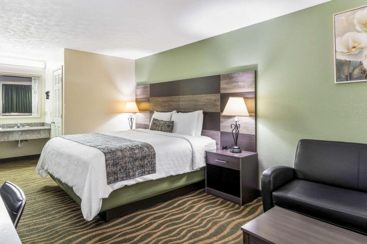 Rodeway Inn Cadiz Экстерьер фото
