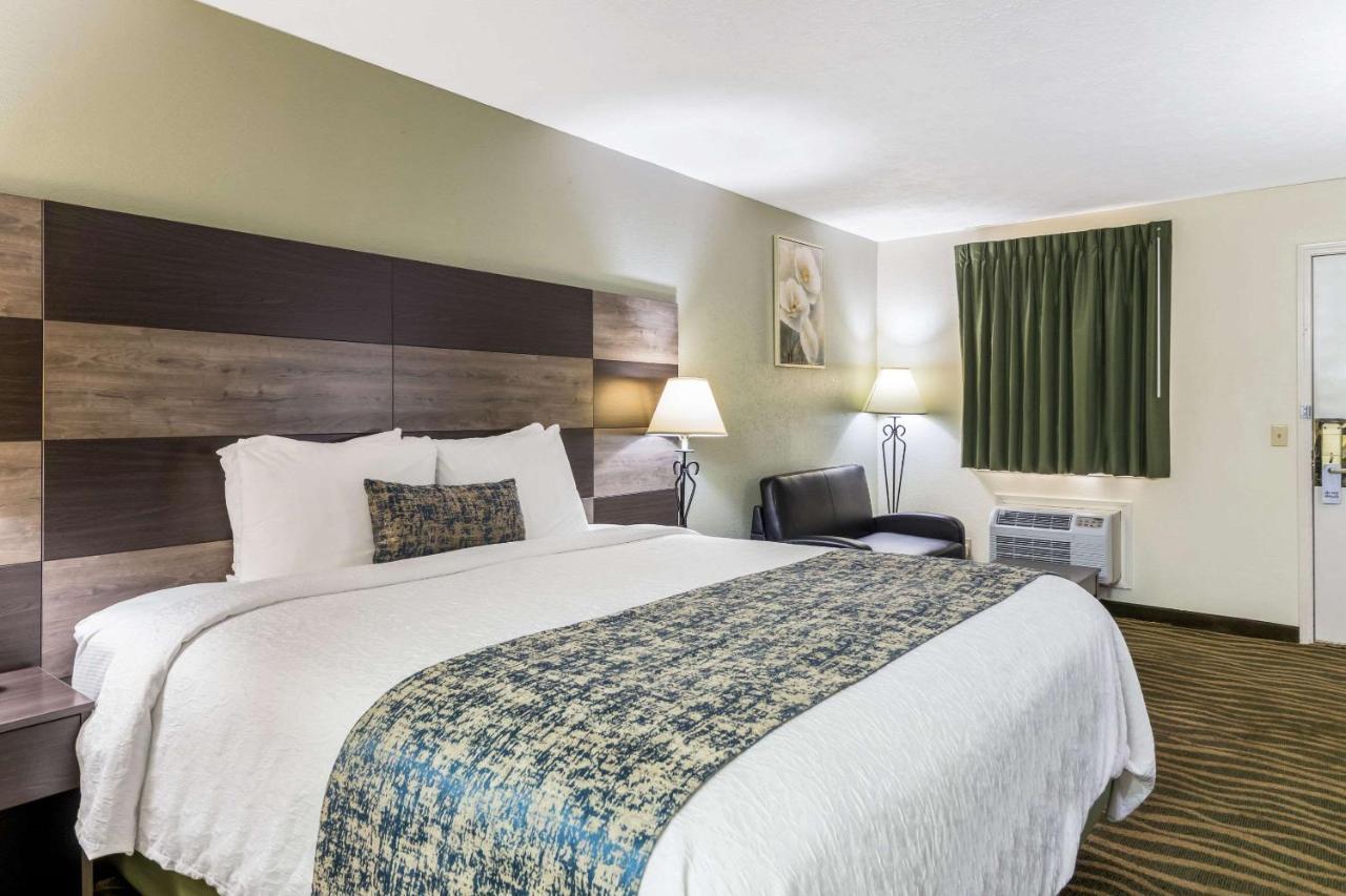 Rodeway Inn Cadiz Экстерьер фото